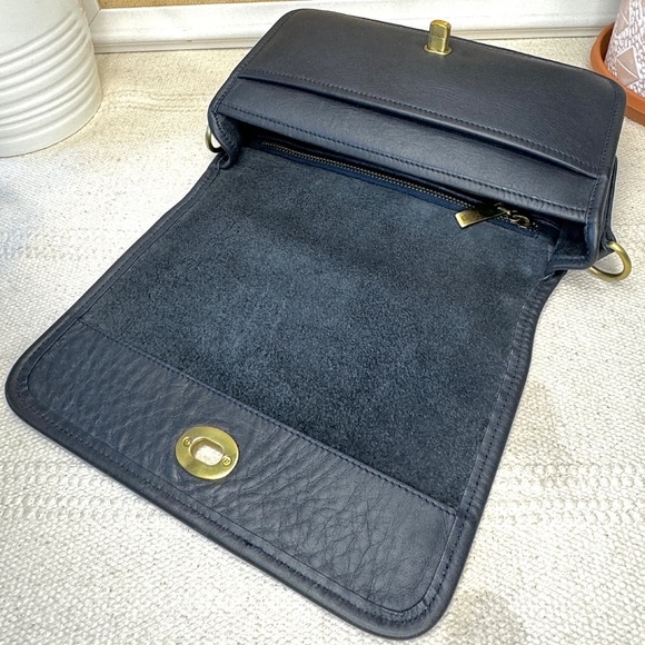 Vintage Wako of Japan Turlock Flap Clutch/Crossbody/shoulder in Navy - Leather - Picture 5 of 10
